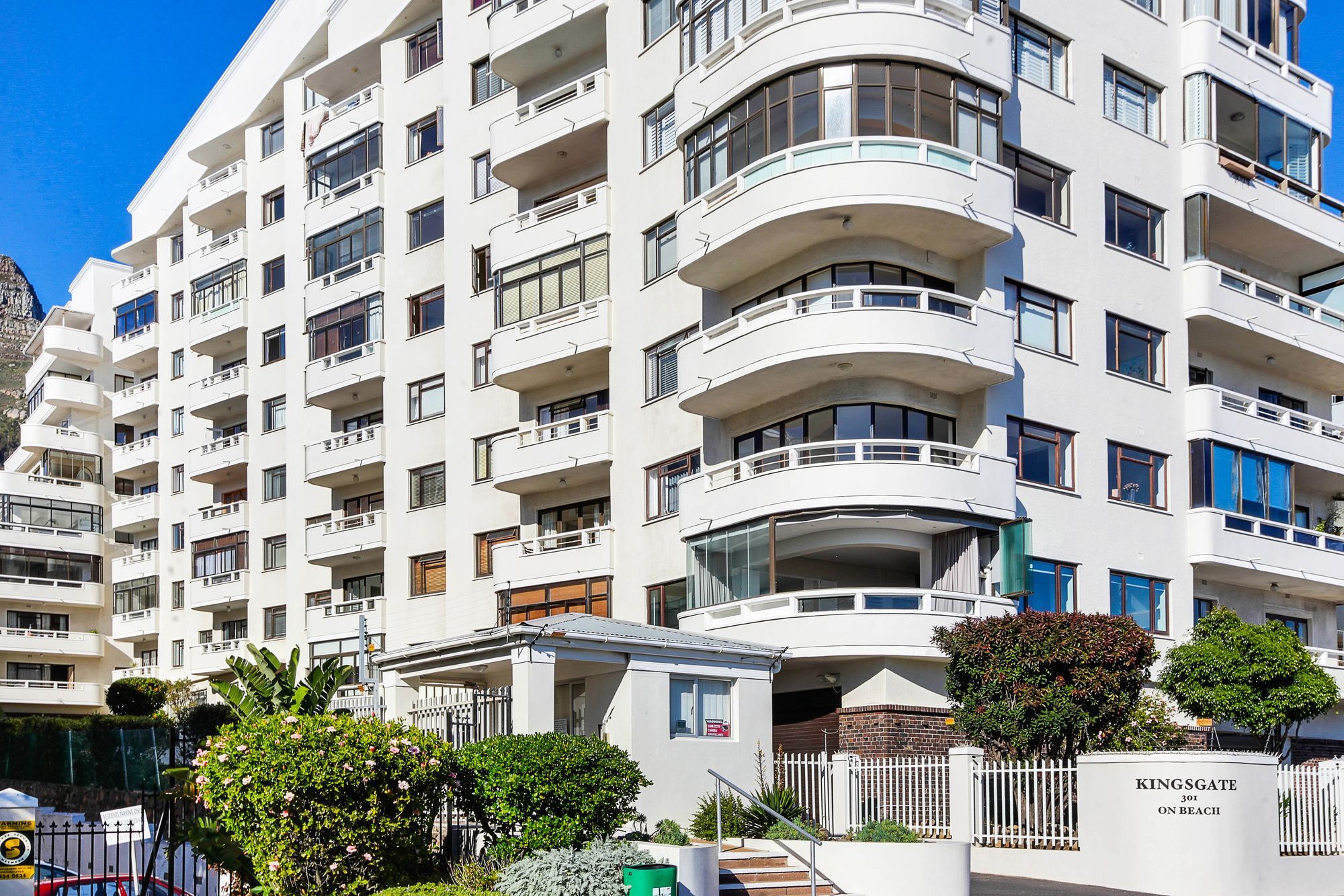Backup Powered Sea View Apartment On The Promenade Κέιπ Τάουν Εξωτερικό φωτογραφία